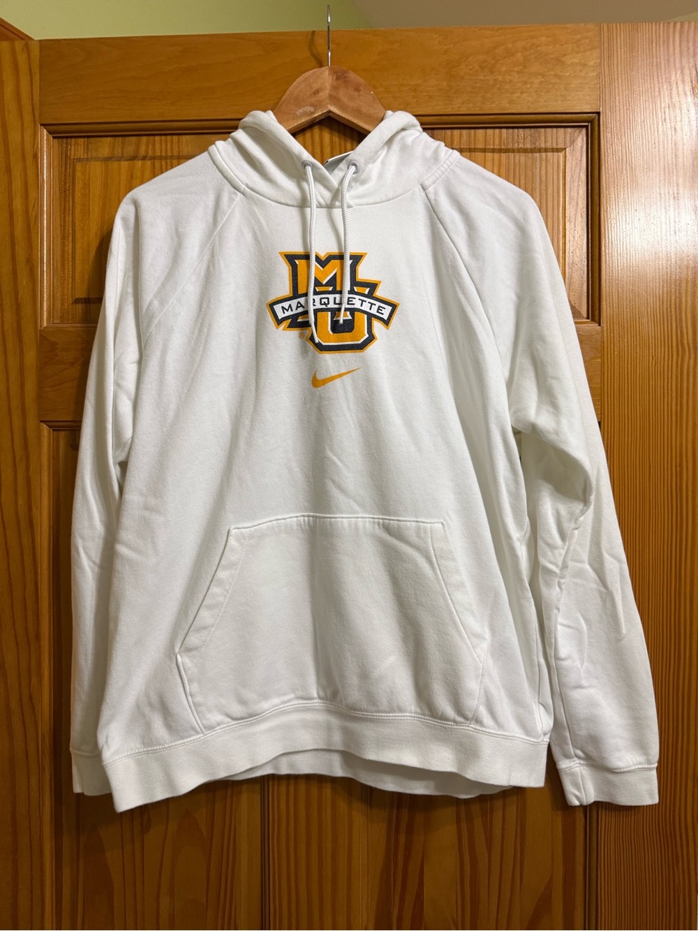 Nike Marquette University white unisex hoodie sweatshirt size large